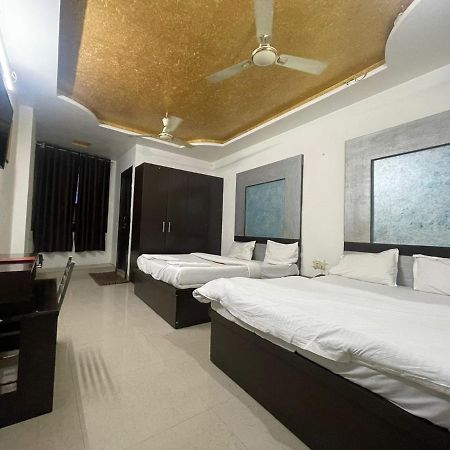 Blue Rose International, Family Hotel Agra  Ngoại thất bức ảnh