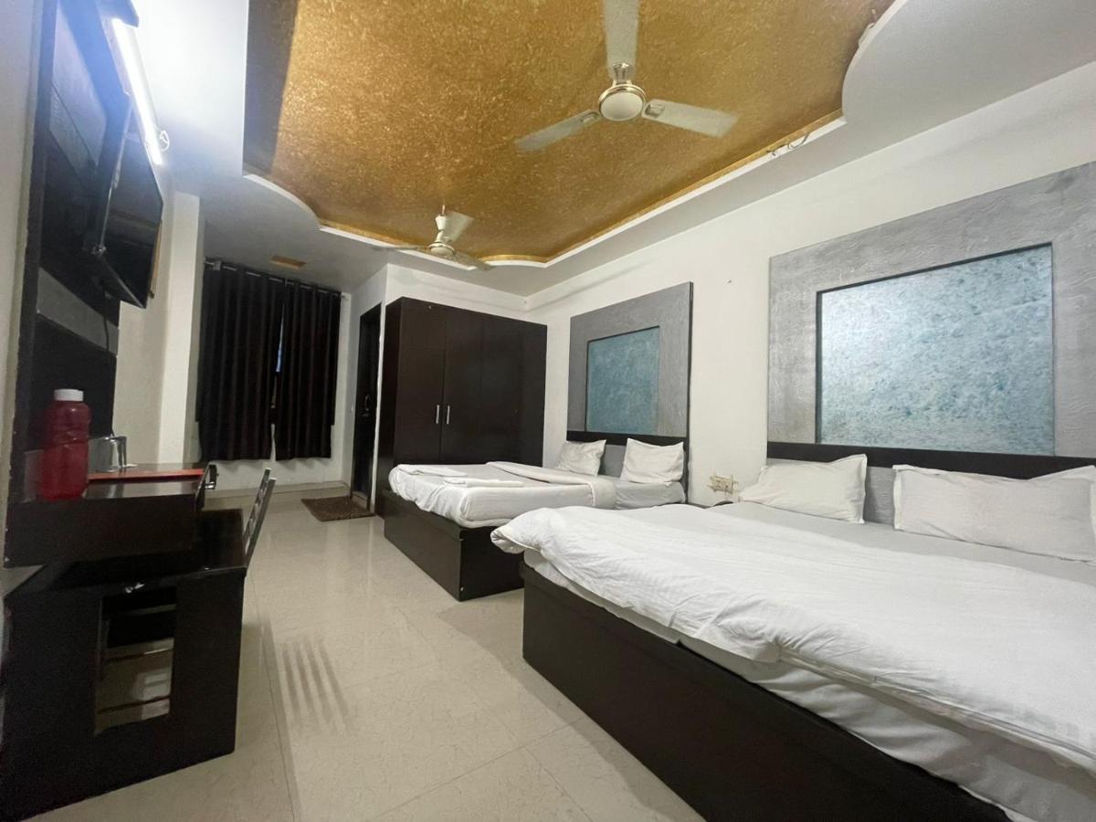 Blue Rose International, Family Hotel Agra  Ngoại thất bức ảnh