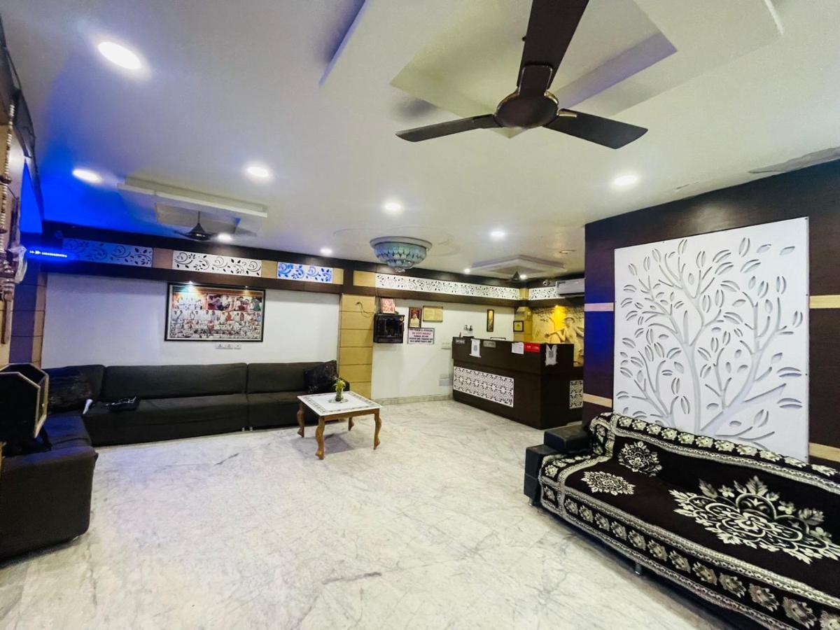 Blue Rose International, Family Hotel Agra  Ngoại thất bức ảnh